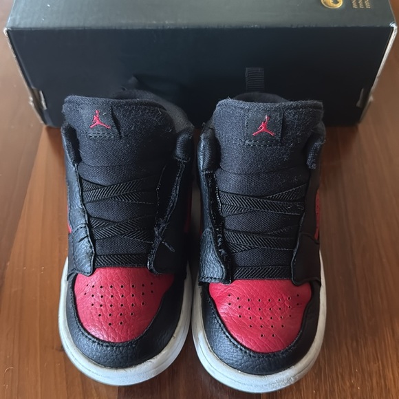 Air Jordan Access Black/Red (TD) Size: 8 Toddler - Picture 3 of 9